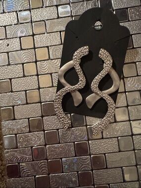 Rhinestone Wave Drop Earrings - Silver